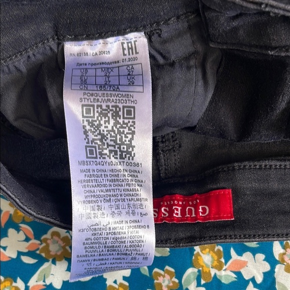 Guess Black High Rise Jeans with Tapered Leg - Picture 8 of 8